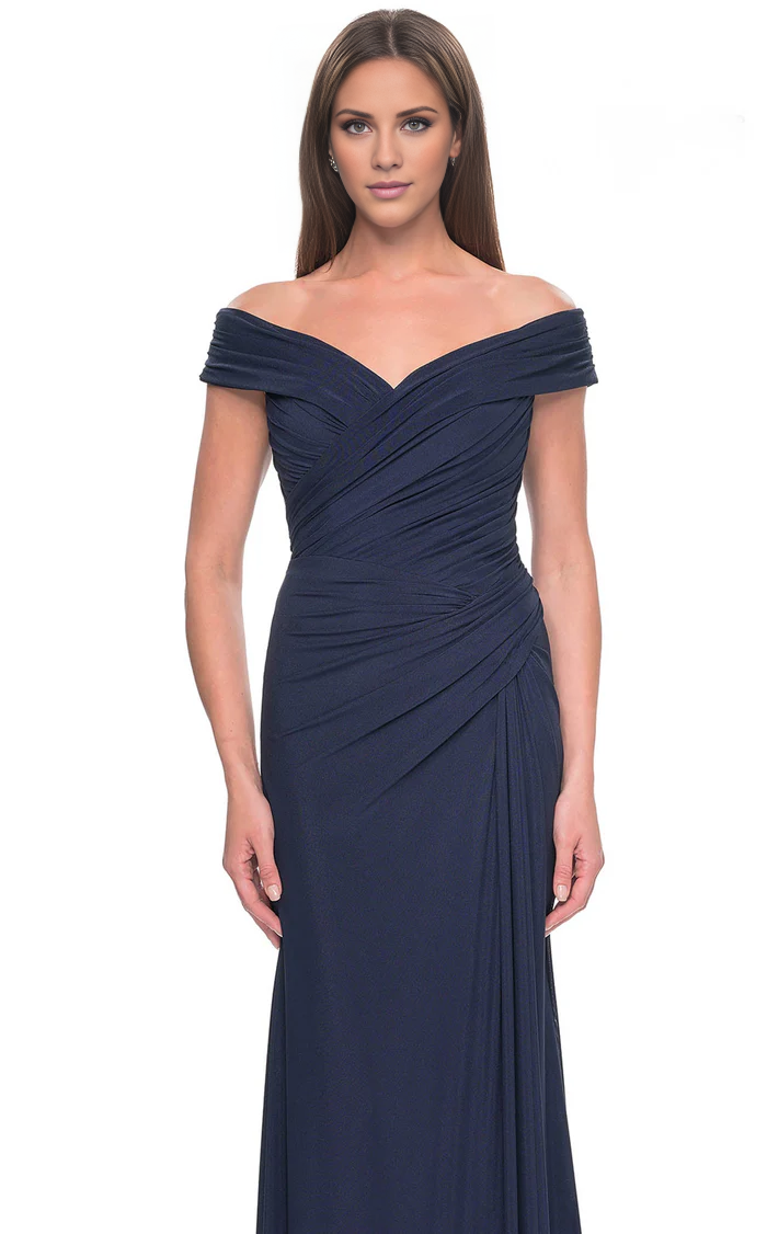 Off-shoulder V-neck sleeveless floor-length evening dress