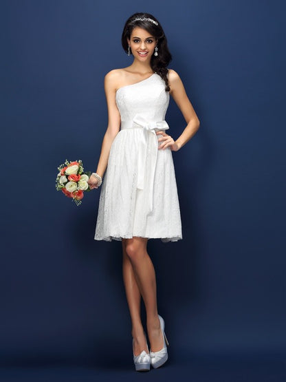 A-Line/Princess One-Shoulder Lace Sleeveless Short Lace Bridesmaid Dresses