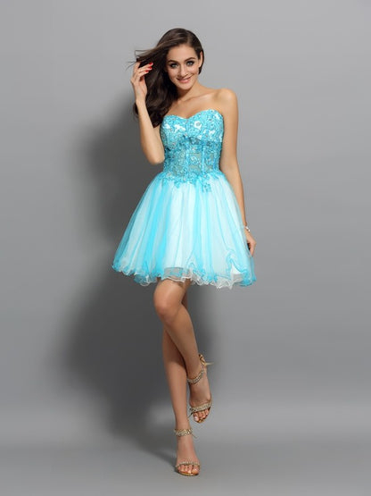 A-Line/Princess Sweetheart Applique Beading Sleeveless Short Satin Cocktail Dresses