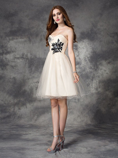 A-line/Princess Sweetheart Applique Sleeveless Short Net Dresses