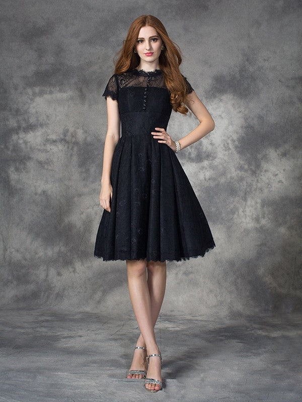 A-line/Princess Jewel Lace Short Sleeves Short Lace Dresses