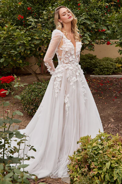 Elegant sleeveless dress with appliqu é lace 3D floral layered chiffon wedding dress