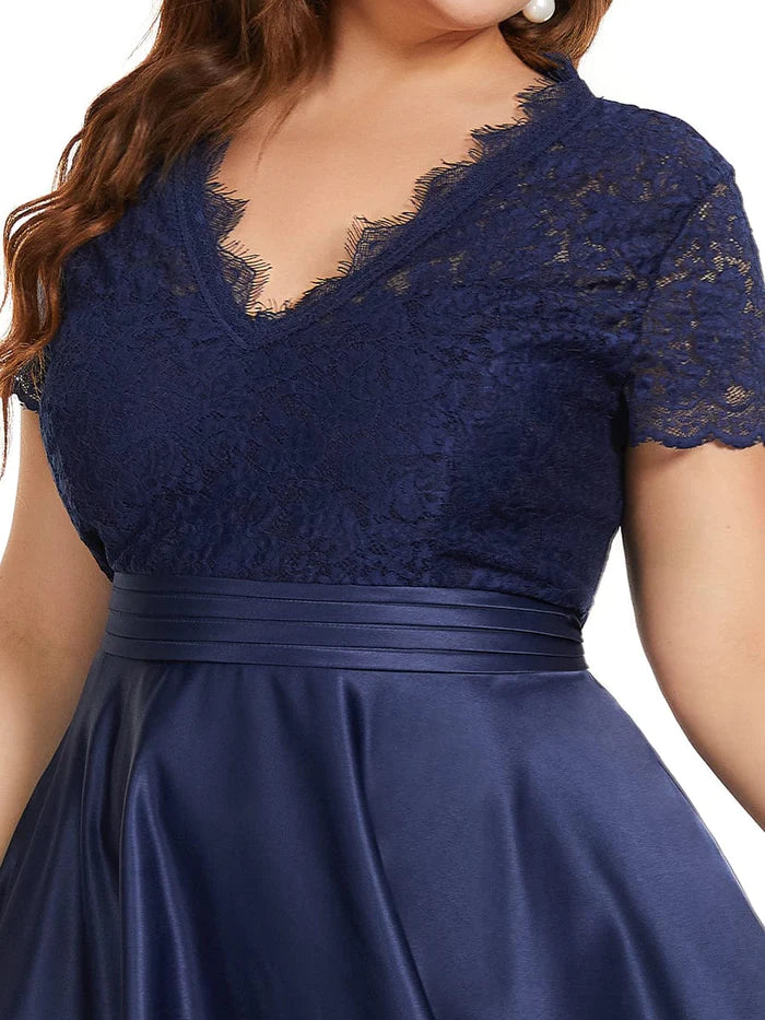 Plus Size V-neck Lace Bodice A-line Cocktail Dress with Pockets