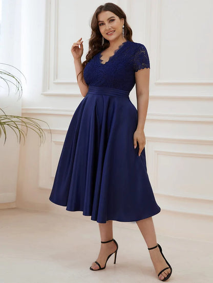 Plus Size V-neck Lace Bodice A-line Cocktail Dress with Pockets