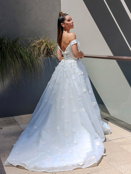 Ball Gown V-neck Tulle Applique Sleeveless Chapel Train Wedding Dresses