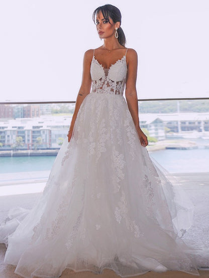 A-Line/Princess Tulle Spaghetti Straps Sleeveless Applique Court Train Wedding Dresses