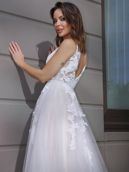 A-Line/Princess V-neck Tulle Sleeveless Applique Sweep/Brush Train Wedding Dresses