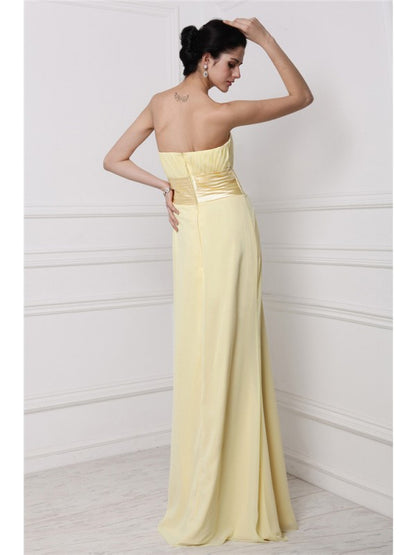 Sheath/Column Strapless Sleeveless Pleats Hand-Made Flower Long Chiffon Bridesmaid Dresses