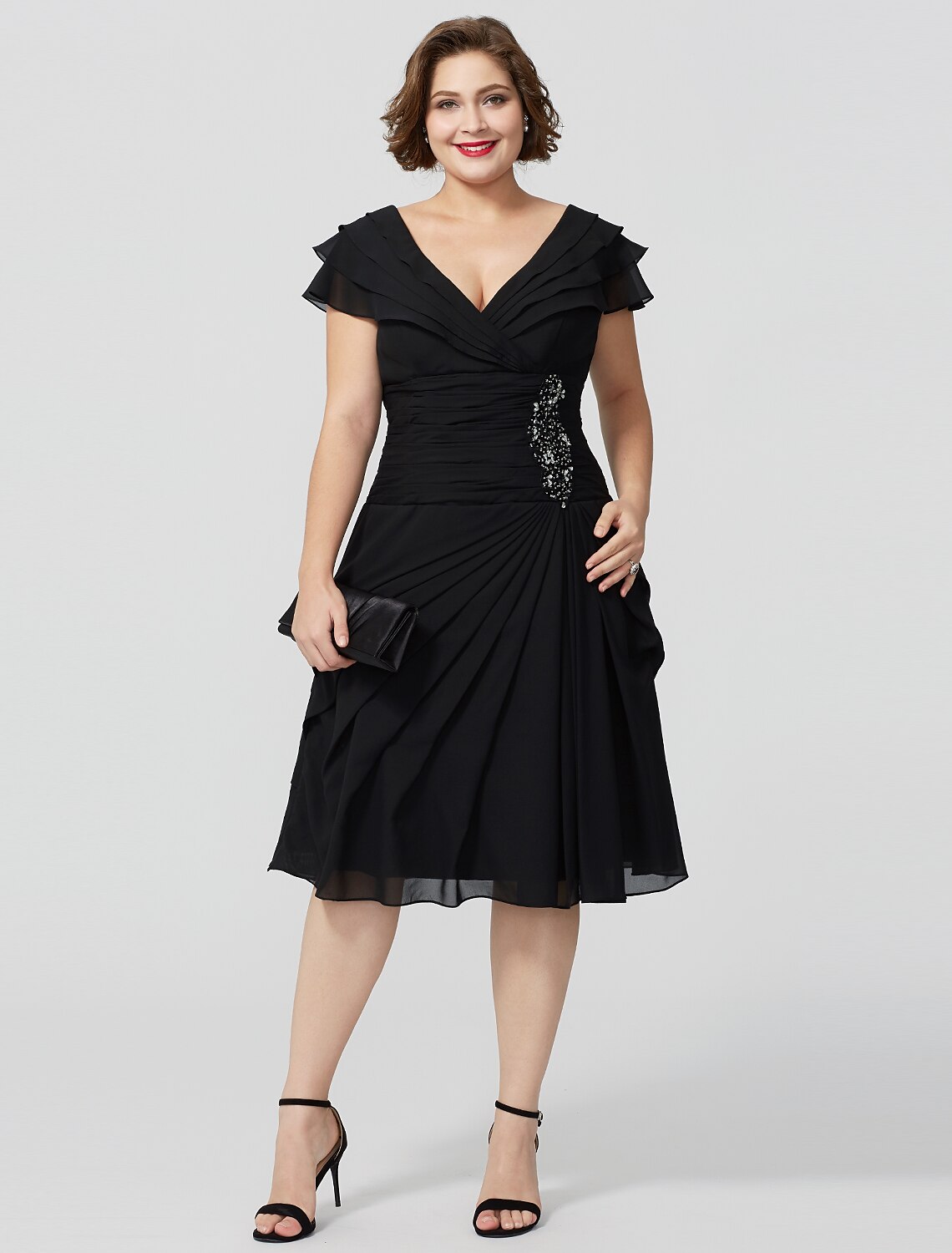 A-Line Mother of the Bride Dress Plus Size Elegant Sexy V Neck Knee Length Chiffon Short Sleeve No with Beading Tiered