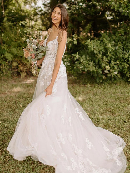 A-Line/Princess Tulle Applique V-neck Sleeveless Sweep/Brush Train Wedding Dresses